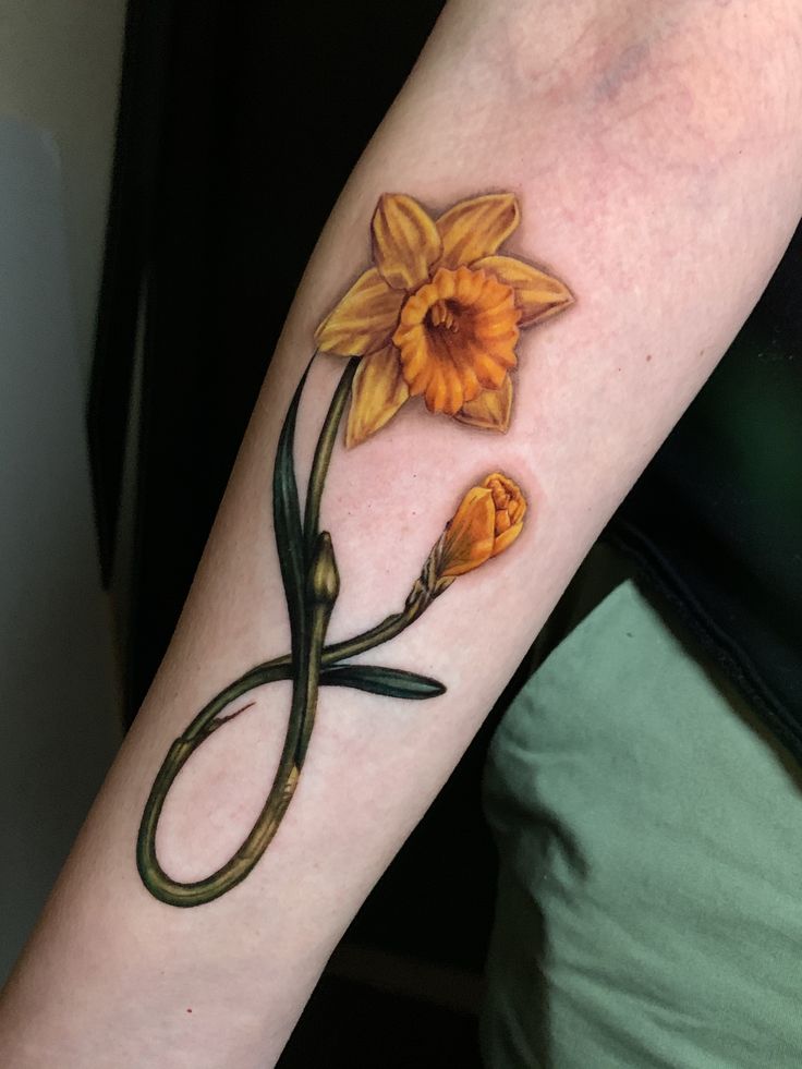30 Daffodil Tattoo Ideas : Fine Line, Traditional with Name, Birth Flower &#038; Neotraditional Design
