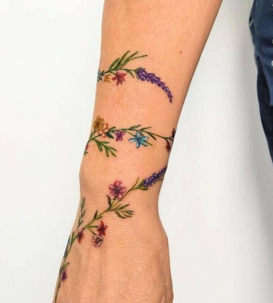 Discover 24 Stunning Flower Bouquet Tattoo Ideas: Delicate, Colorful, and Minimalist Designs