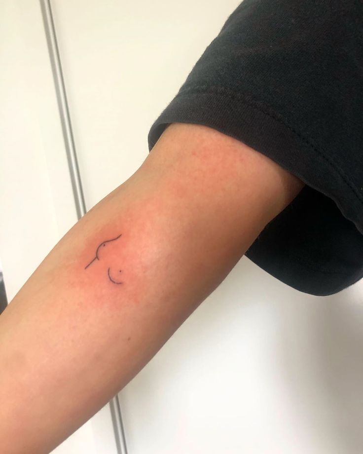 28 Stick and Poke Tattoo Ideas for : Small, Easy, Aesthetic & Meaningful Designs