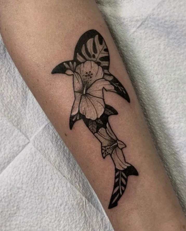 27 Shark Tattoo Ideas for Men & Women: Cute, Minimal, Traditional, Japanese Styles