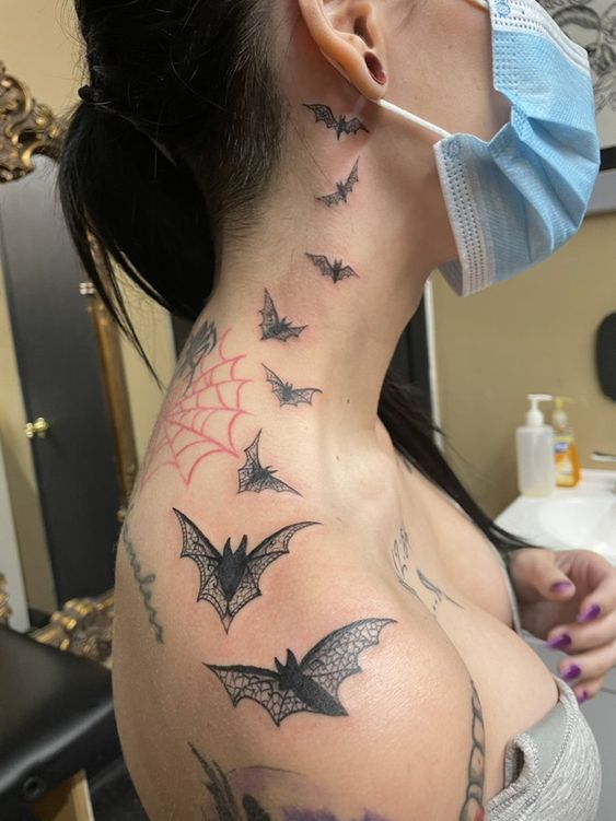 25 Inspiring Shoulder Cap Tattoo Ideas for Men and Women