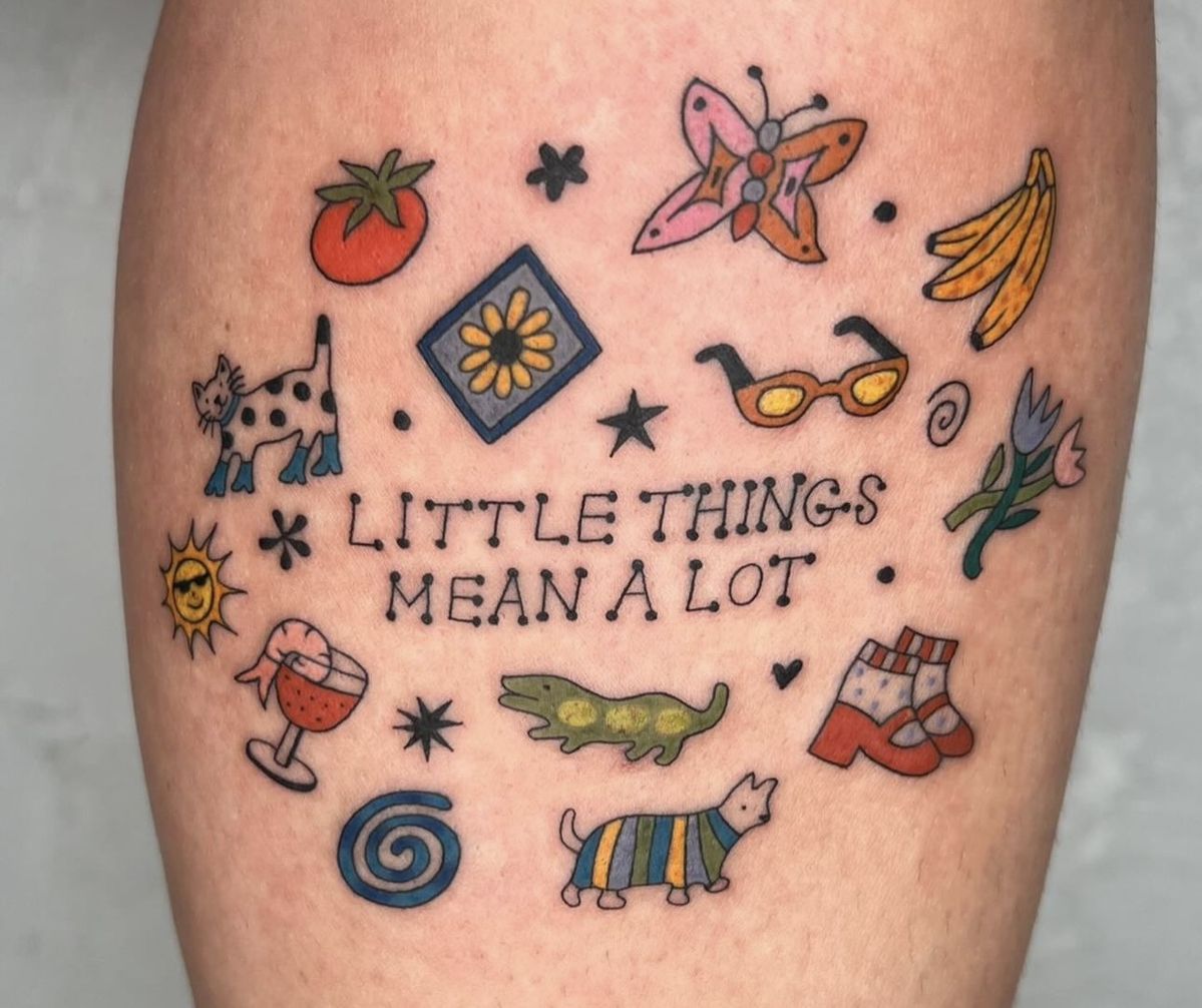 29 Unforgettable Tattoo Ideas : Letras Cursiva, Red Ink, Lower Back, Clavicula, Cuello, and More