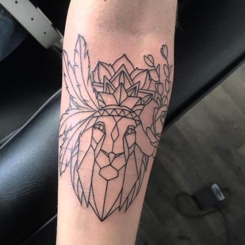 27 Geometric Lion Tattoo: Striking Designs with Angular Elements
