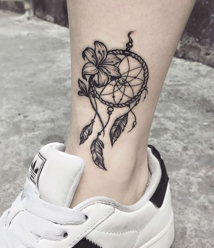 25 Designs for Dream Catcher Tattoos for Women and Men and Traditional Styles