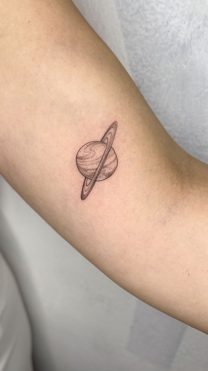 30 Saturn Tattoo Ideas: Meaning, Styles, and Real-Life Designs You ll Actually Want