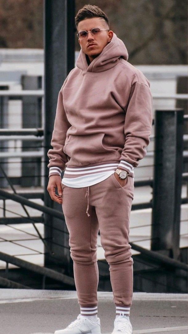 Discover &#8217;s Top 19 Men&#8217;s Sweatsuits: From Bold Graphics to Minimalist Styles &#8211; Your Ultimate Guide!