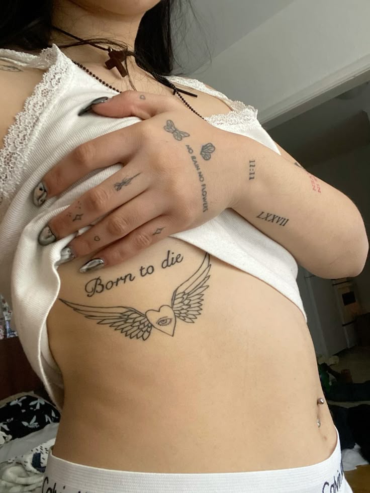 30 Born to Die Tattoo Ideas : Aesthetic Lettering, Stomach and Collarbone Placement