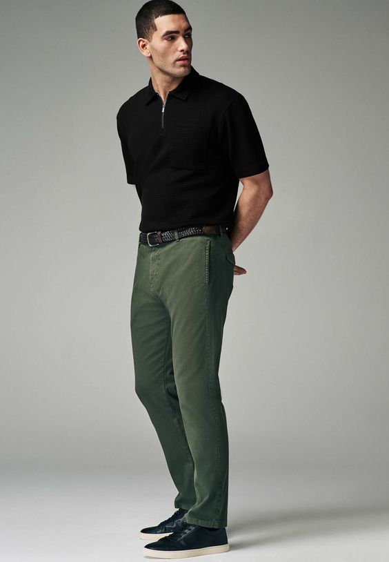 18 Stylish Green Fall Outfits for Men in Cozy Sweaters, Cool Jackets, and Trendy Looks