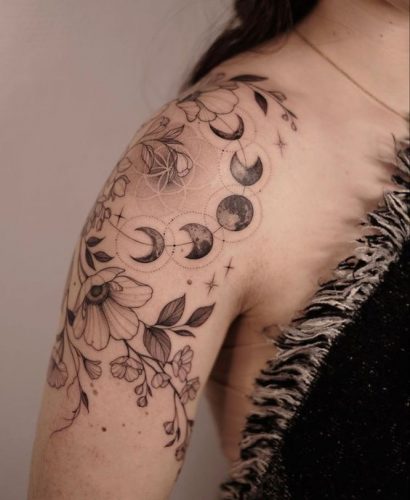 Explore 19 Stunning Moon Tattoo Ideas: Designs for Men & Women – Symbolism & Artistry