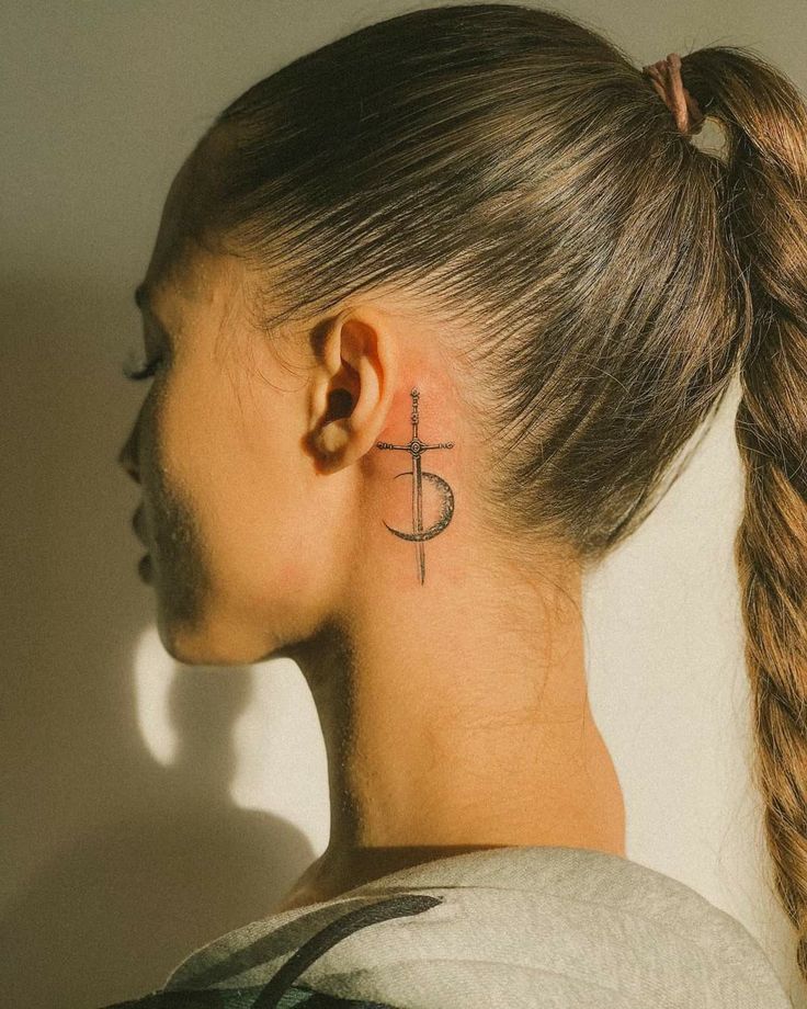 24 Ideas for Behind-the-Ear Tattoos: Creative and Inspiring Designs for Every Style