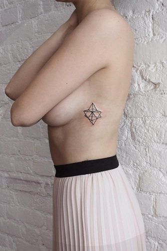 19 Captivating Rib Tattoo Ideas for Women