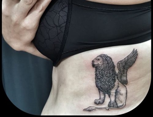 Expressive and Bold: 18 Lion Tattoo on Ribs