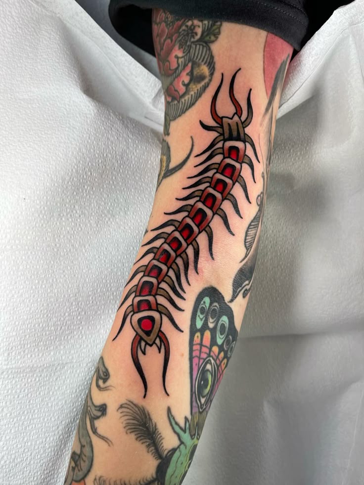 31 Centipede Tattoo Ideas : Blackwork, Traditional, Tokyo Ghoul, Spider Lily, Skull, Giant Back