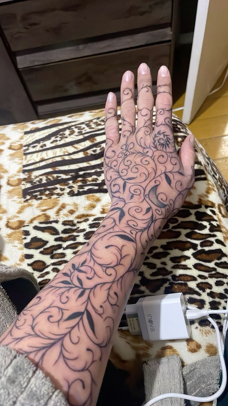 27 Ideas for ACOTAR Tattoos in : Enchanting Designs Inspired by Velaris and Beyond