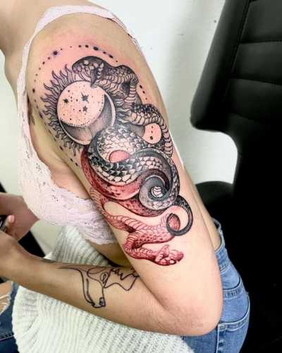21 Snake Shoulder Tattoos Ideas for Bold Expressions