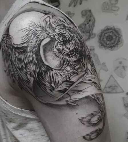 23 Girl’s Tiger Tattoo Ideas