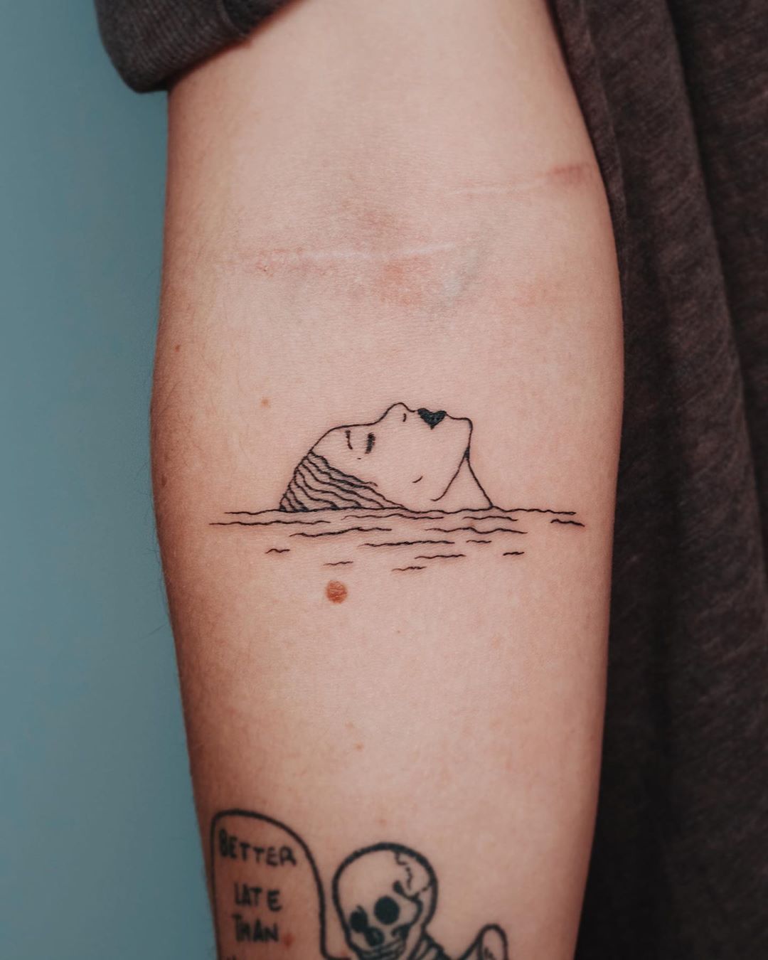 28 Ocean Tattoo Ideas for Men and Women: Minimalist Waves, Sleeve Underwater Designs