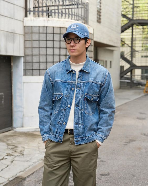 18 Stylish Green Fall Outfits for Men in Cozy Sweaters, Cool Jackets, and Trendy Looks