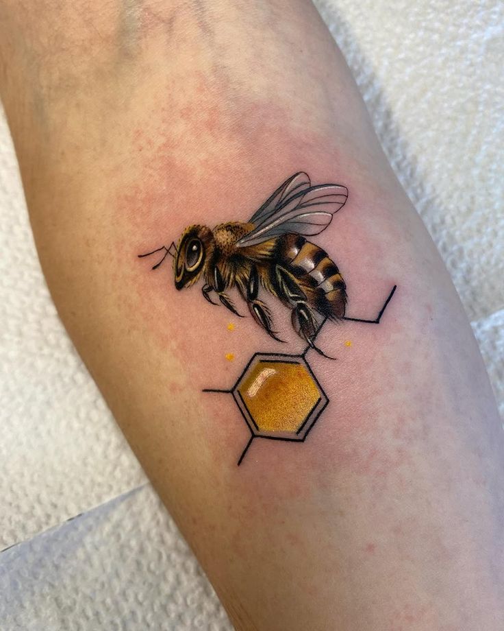 30 Honeycomb Tattoo Ideas  with Bees, Flowers, and Geometric Patterns for Men and Women
