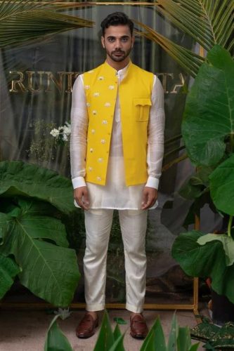 Discover the Top 18 Kurta Jacket Ensembles for Men in : Fusion of Tradition and Modern Style