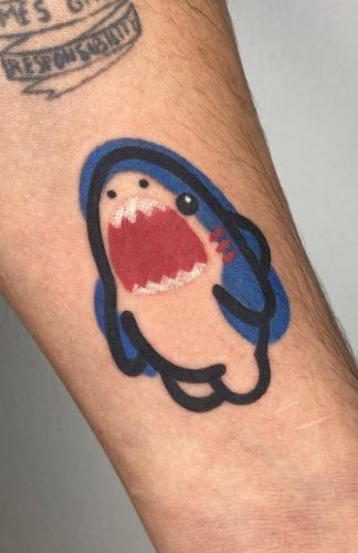 Explore 18 Stunning Shark Tattoo Designs for : From Elegant Minimalism to Vibrant Watercolors
