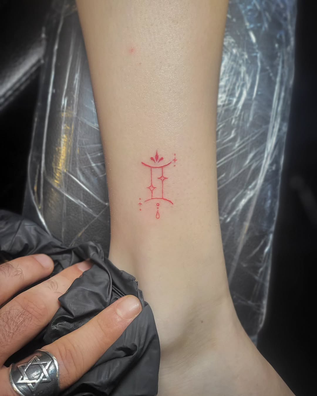 30 Gemini Tattoo Designs Full of Meaning and Style