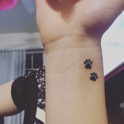 17 Cat Tattoo Ideas for the Wrist