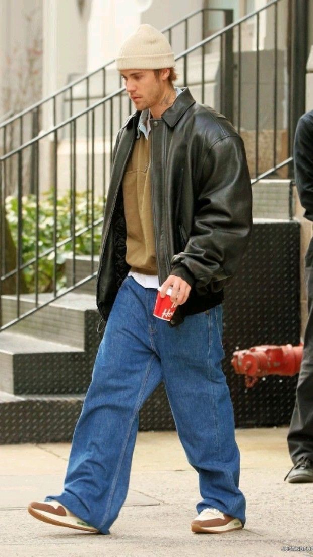 20 Trendsetting Fall Outfit Ideas for Men in : From Casual Comfy to Sophisticated Elegance