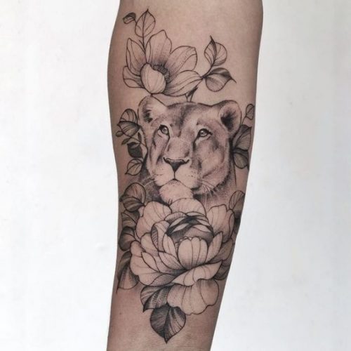 19 Cover Up with a Lion Tattoo: Transform and Renew