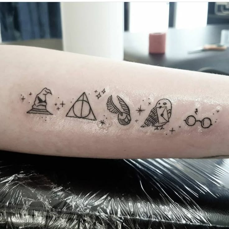 27 Ideas Fine Line Tattoo : Dainty, Bold, and Full of Personality