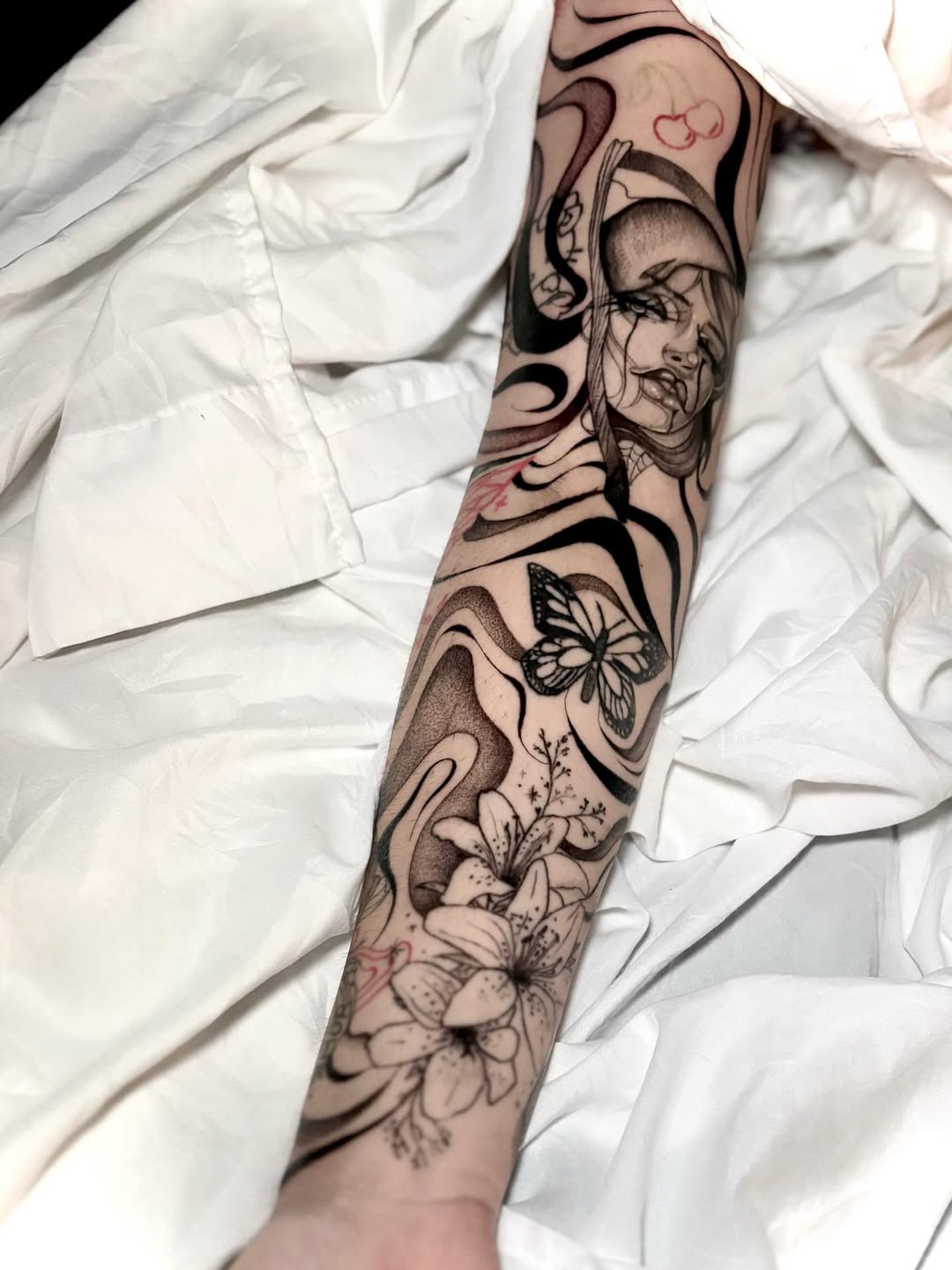 29 Filler Tattoo Ideas: Smart Ways to Close Gaps in Your Sleeve with Flowers, Snakes and Symbols