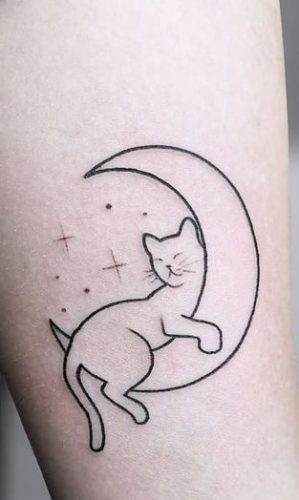 27 Cat Tattoo Ideas for the Finger
