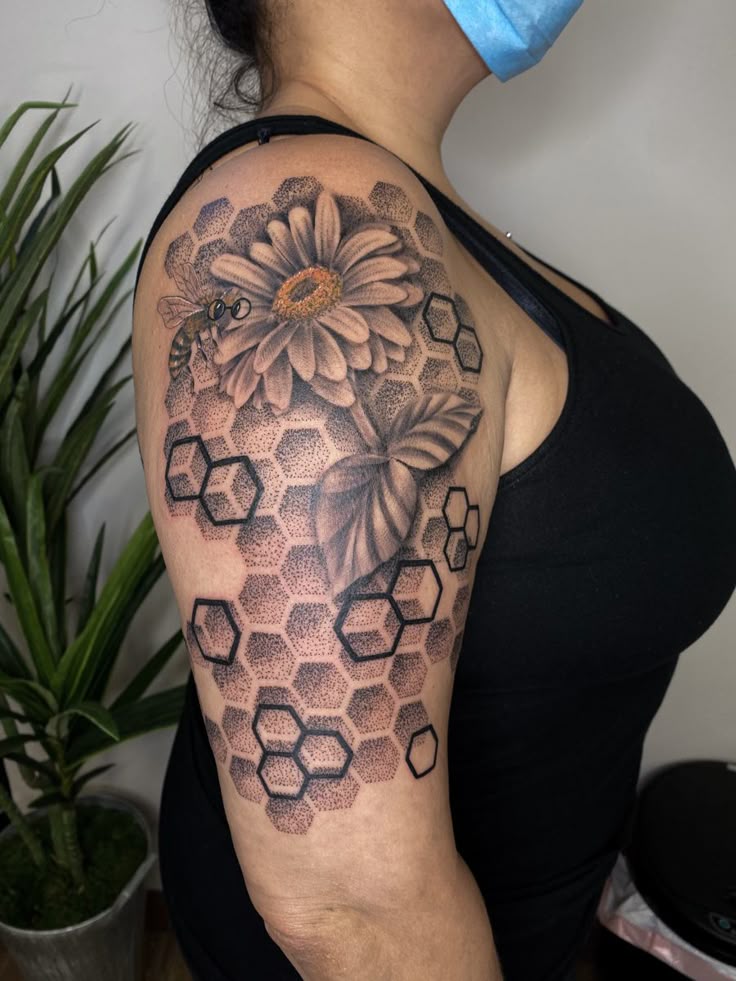 30 Honeycomb Tattoo Ideas  with Bees, Flowers, and Geometric Patterns for Men and Women