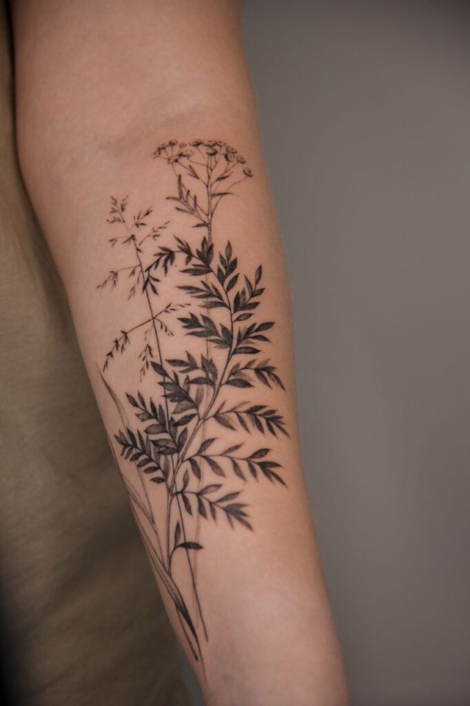 29 Fern Tattoo Ideas: Nature s Most Elegant Lines, From Shoulder Fronds to Hip Vines