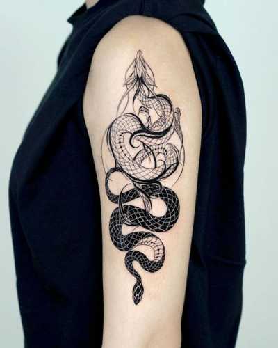 17 Awe-Inspiring Viper Snake Tattoo Concepts