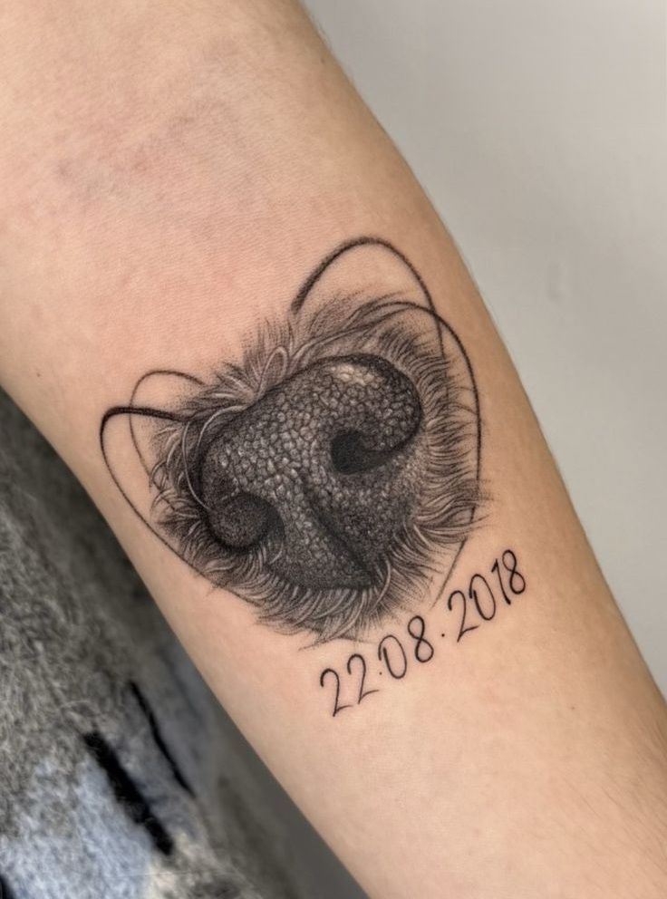 30 Heartfelt Dog Memorial Tattoo Ideas: Unique Paw Prints, Fine Line Portraits & Tiny Tributes