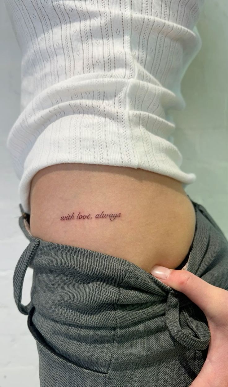 29 Unforgettable Tattoo Ideas : Letras Cursiva, Red Ink, Lower Back, Clavicula, Cuello, and More