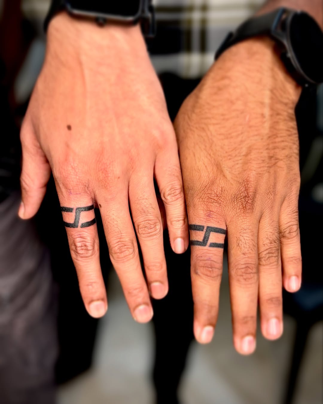 31 Ring Tattoo Ideas: Modern Bands, Meaningful Symbols & Subtle Couples Ink
