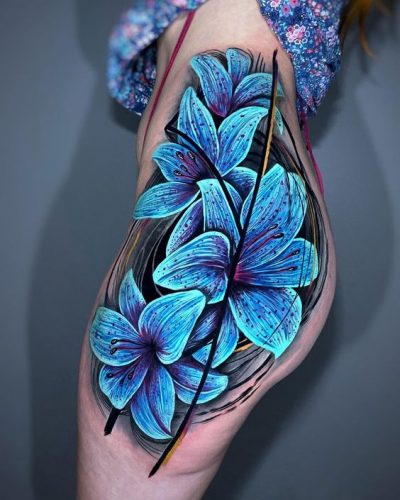 19 Hip and Thigh Tattoo Ideas for Women