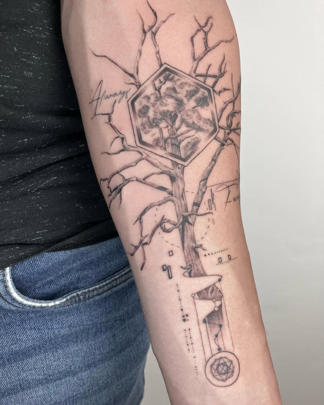 28 Family Tree Tattoo Designs Full of Meaning and Inspiration