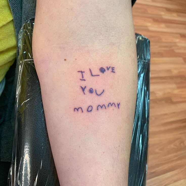 28 Kids Name Tattoo Ideas for Mothers: Unique Designs with Birth Dates, Matching Symbols