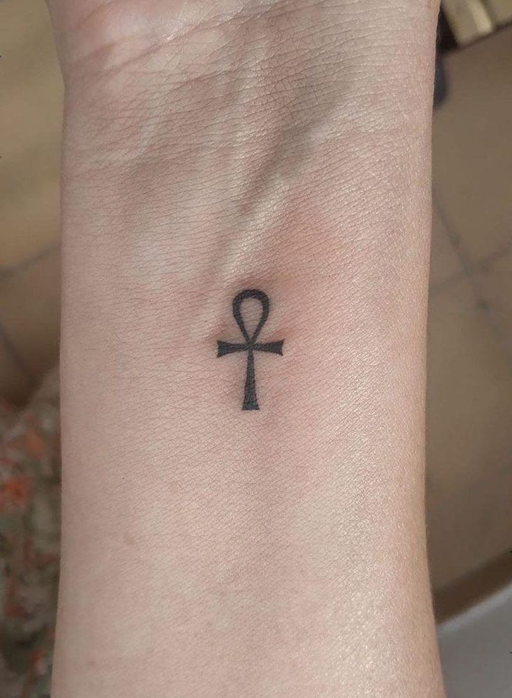 27 Ankh Tattoo Ideas with Eye of Horus, Spine, Chest, Minimalist Symbolic Ink