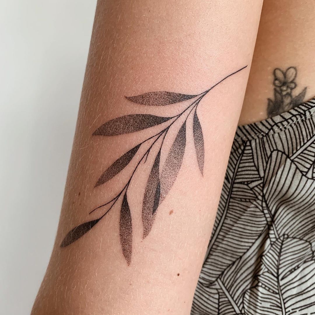 27 Leaf Tattoos Designs for Guys & Girls Fine line, Sleeve, Under breast & Autumn ink Concepts