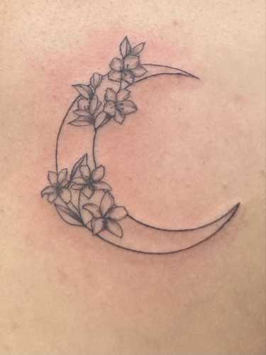 20 Moon Flower Tattoo Ideas: Graceful and Mystical Floral Designs