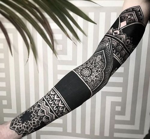 20 Traditional Blackwork Tattoo Designs