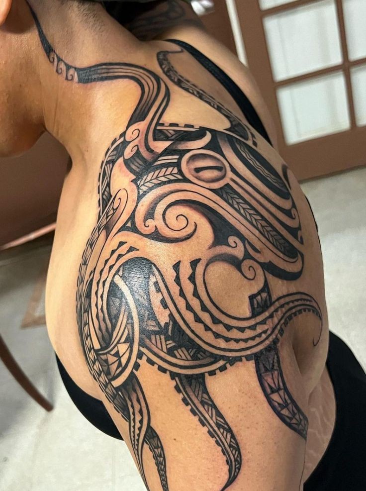 27 Octopus Tattoo Ideas for Men & Women Realistic, Sleeve, Leg, Shoulder & Tiny Octopus Designs