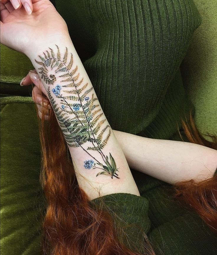 29 Fern Tattoo Ideas: Nature s Most Elegant Lines, From Shoulder Fronds to Hip Vines