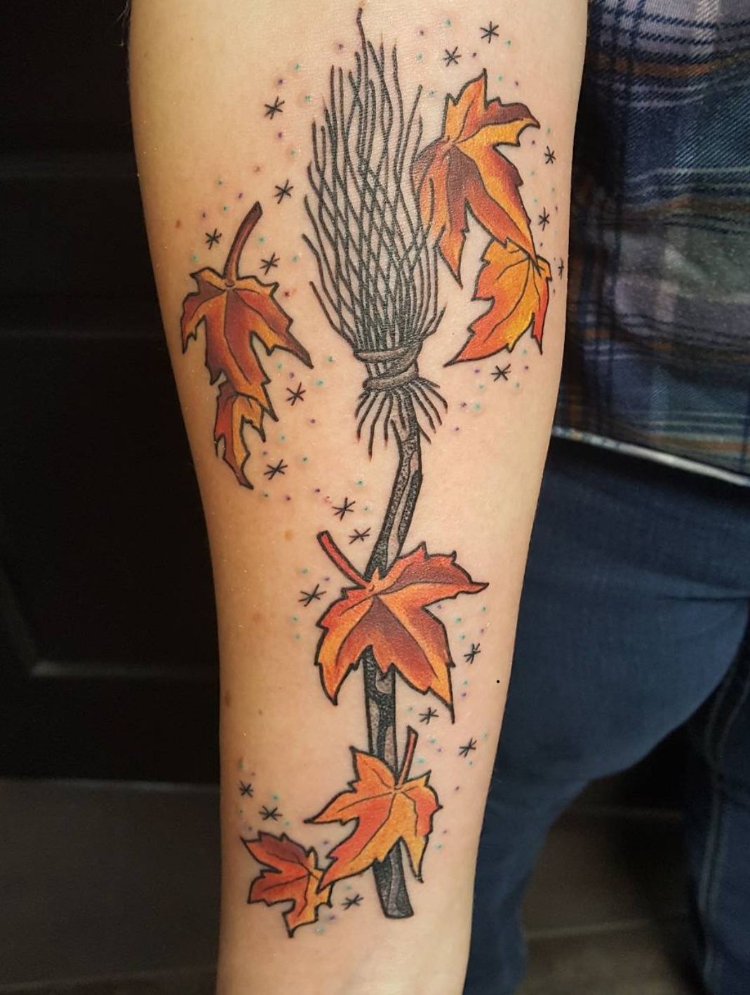 27 Leaf Tattoos Designs for Guys & Girls Fine line, Sleeve, Under breast & Autumn ink Concepts