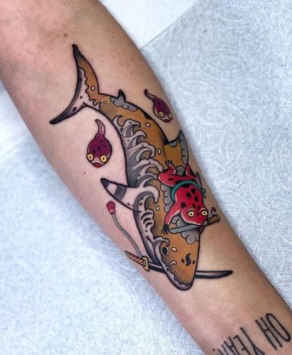 Explore 18 Stunning Shark Tattoo Designs for : From Elegant Minimalism to Vibrant Watercolors