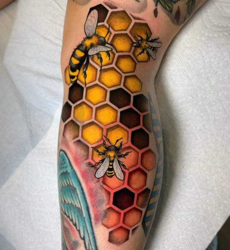 30 Honeycomb Tattoo Ideas  with Bees, Flowers, and Geometric Patterns for Men and Women